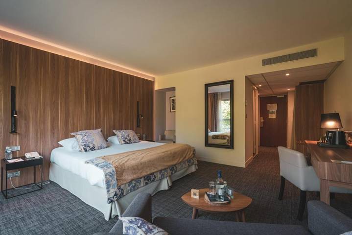 Hôtel pour 2 personnes, avec piscine ainsi que jacuzzi et jardin à Forges-les-Eaux - 3