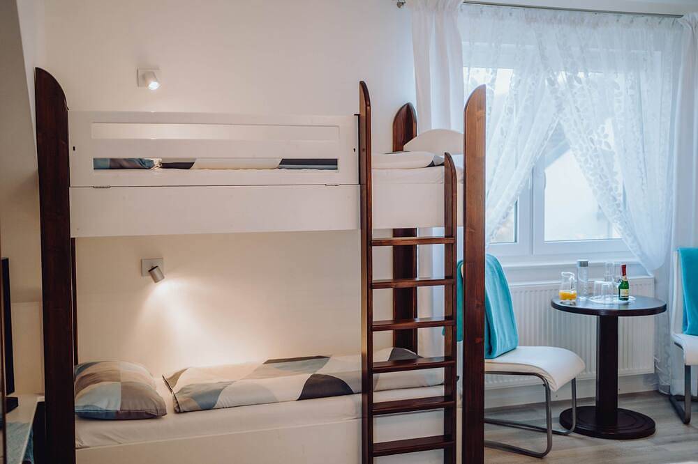 Ganze Wohnung, Familienzimmer Nr 1 - mit 2 Kindern in Rheinhausen, Südschwarzwald