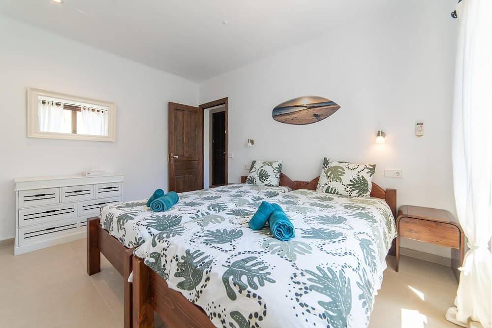Atemberaubendes Haus in Cala d'Or mit privatem Swimmingpool, der sowohl. in Cala d'Or, Santanyí