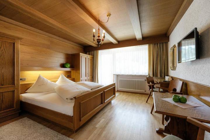 Hotel für 2 Personen, mit Balkon und Terrasse sowie Garten und Ausblick in Zams - 2