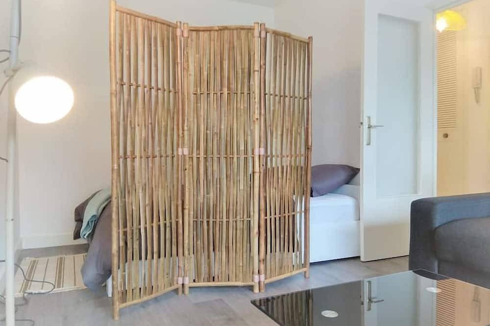 Ganze Wohnung, Budget apart with parking and balcony in Saint-Denis, Seine-Saint-Denis