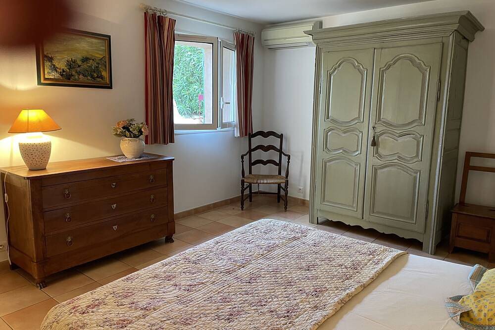 Sanary Charming Country House With Garden.Small Dogs Accepted in Sanary-sur-Mer, Mittelmeerküste (Frankreich)