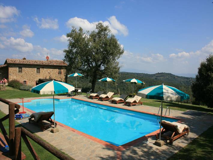 Agriturismo per 8 persone, con giardino e panorama, con animali domestici a Civitella in Val di Chiana