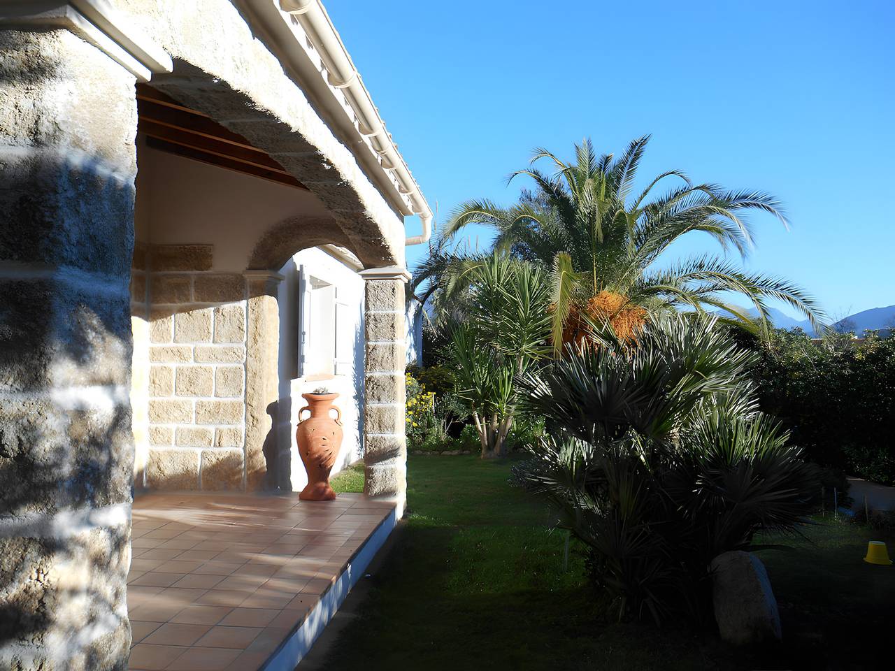 Bed and Breakfast 'Gautama' con vistas a la montaña, terraza compartida y jardín compartido in Sarrola-Carcopino, Region de Ajaccio