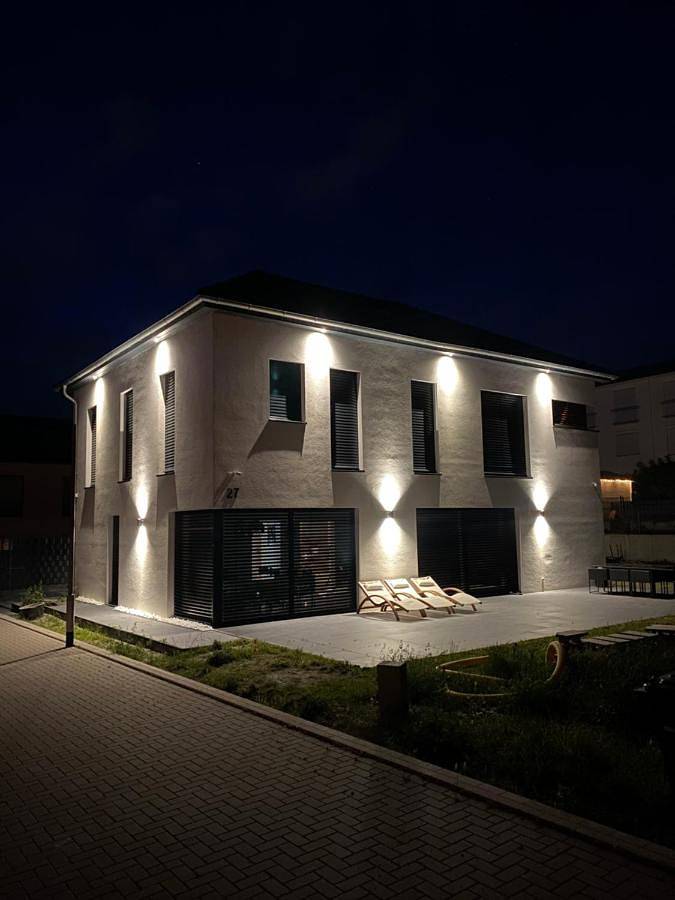 Villa für 8 Personen, mit Terrasse und Garten sowie Sauna