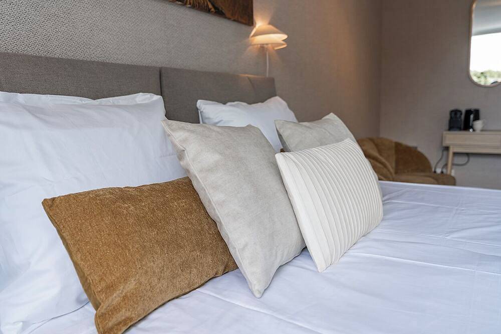Geheel appartement, Ervaar comfort en rust in deze rustige kamer vlakbij de Universiteit van Tilburg. Ideaal voor studenten of reizigers, met een flexibel hotelbed voor 1–2 gasten, voor een betaalbaar en ontspannen verblijf in Tilburg. in Tilburg, Noord-Brabant