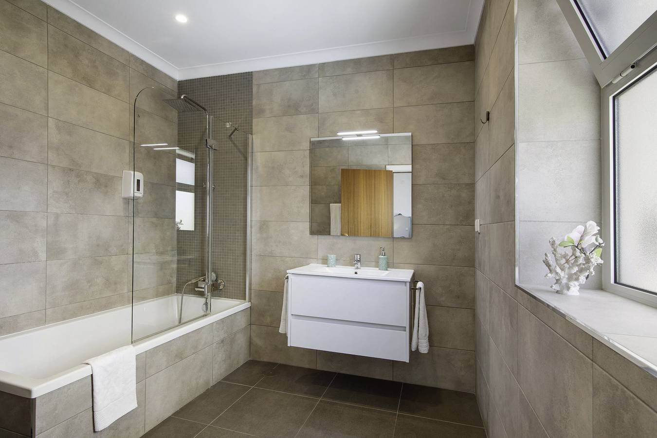 Milreu Guesthouse – Zimmer „Mar“ mit Poolblick in Estoi, Faro