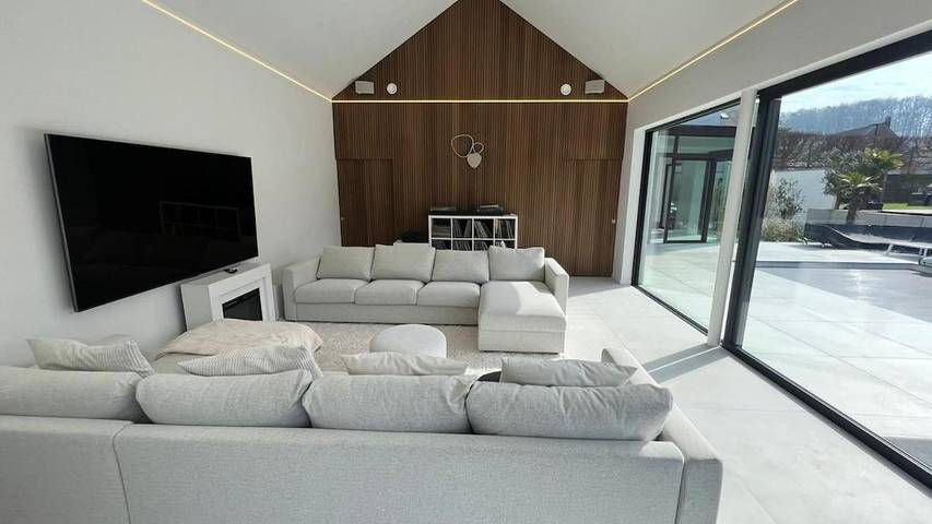 Location de vacances pour 4 personnes, avec jacuzzi et piscine ainsi que sauna et balcon dans Kortenberg