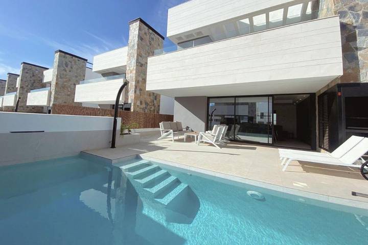 Chalet para 10 personas, con jardín además de vistas y piscina, Se admiten mascotas - 1