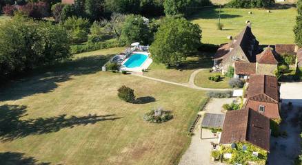 Gîte pour 2 personnes, avec piscine ainsi que terrasse et jardin à Le Buisson-de-Cadouin