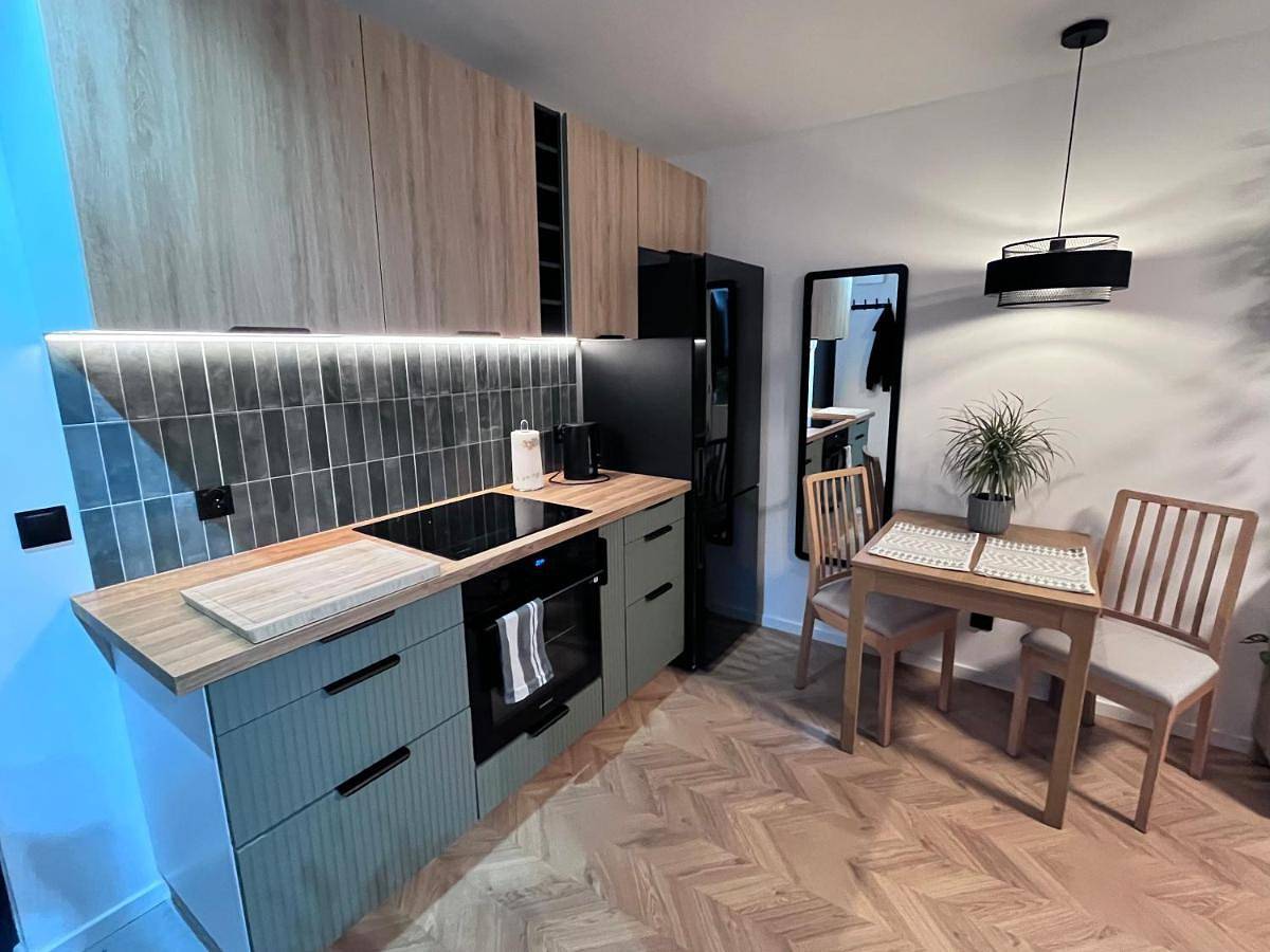 Cały apartament, Dzięcieliny 15 - komfortowe mieszkanie przy Centrum Zdrowia Dziecka Międzylesie in Wawer, Warszawa