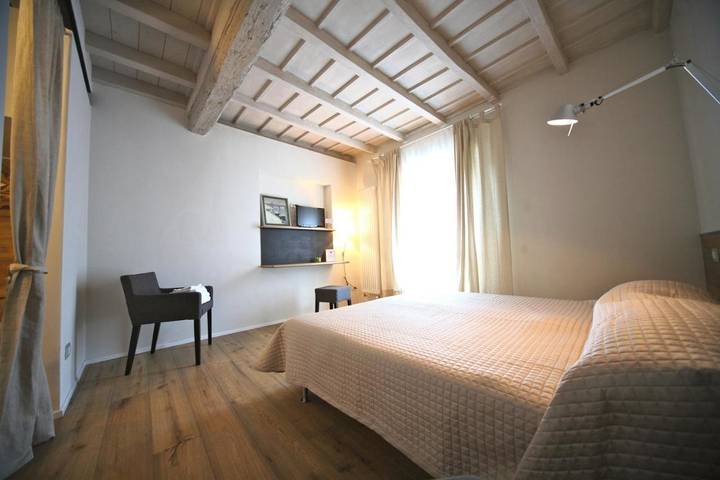 Chambre d’hôte pour 3 personnes, avec Balcon et Vue à Pavie