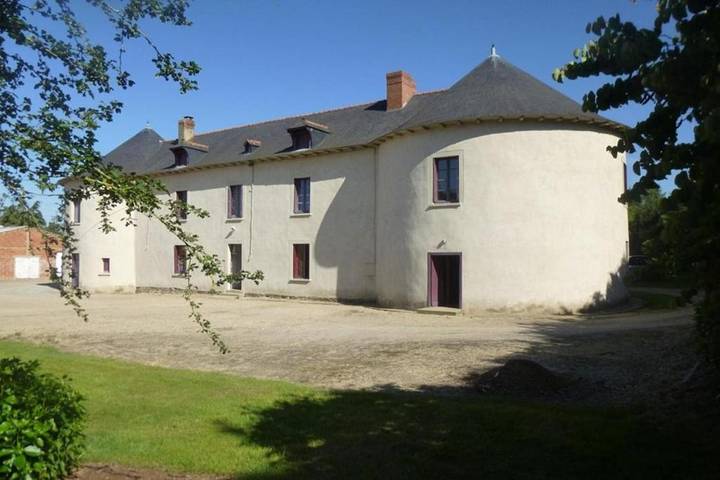 Gîte pour 4 personnes, avec terrasse à Chavagne - 3