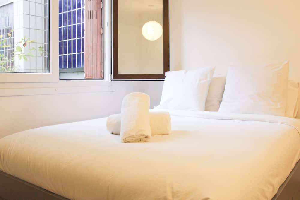 Entire apartment, Bright studio in Pantin, perfect for couples in Pantin, Seine-Saint-Denis