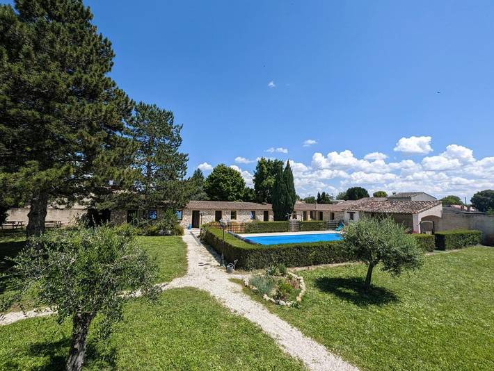 Maison d’hôte pour 2 personnes, avec piscine ainsi que terrasse et jardin à Saint-Geniès-de-Malgoirès