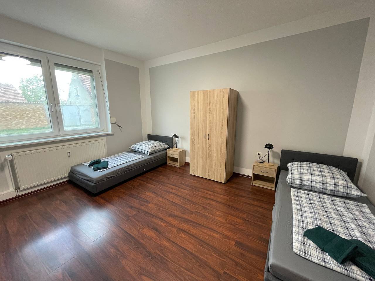 Ganze Wohnung, Ferienwohnung 'Das Grüne Haus' mit Gemeinschaftsterrasse und Gemeinschaftsgarten in Finsterwalde, Naturpark niederlausitzer heidelandschaft (Brandenburg)