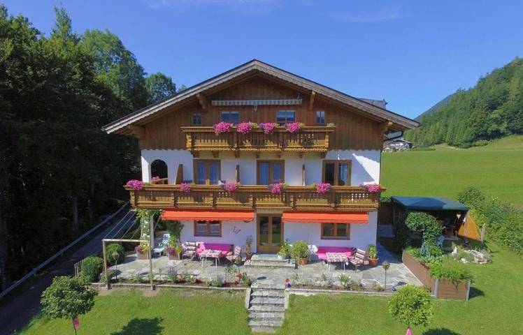Ferienwohnung für 2 Personen, mit Balkon und Terrasse sowie Seeblick und Ausblick in Faistenau