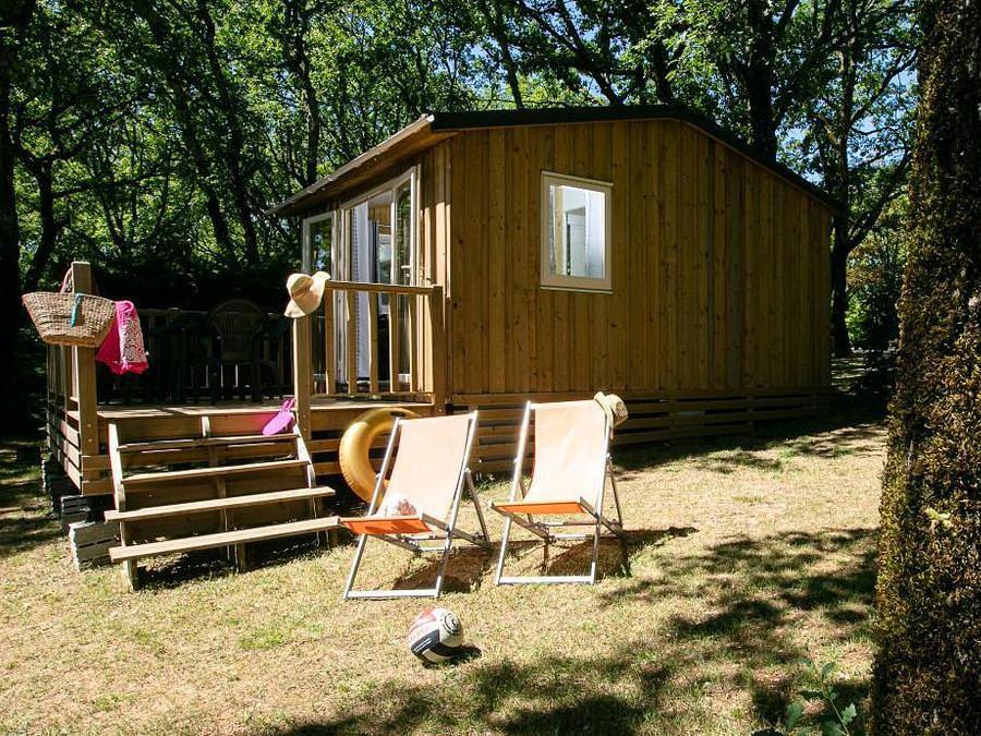 Camping Sites et Paysages - Les Hirondelles - Chalet 5 persons - Cottage Martel - 2 bedrooms - no sanitary facilities, no heating - terrace not covered in Loupiac (Lot), Lot