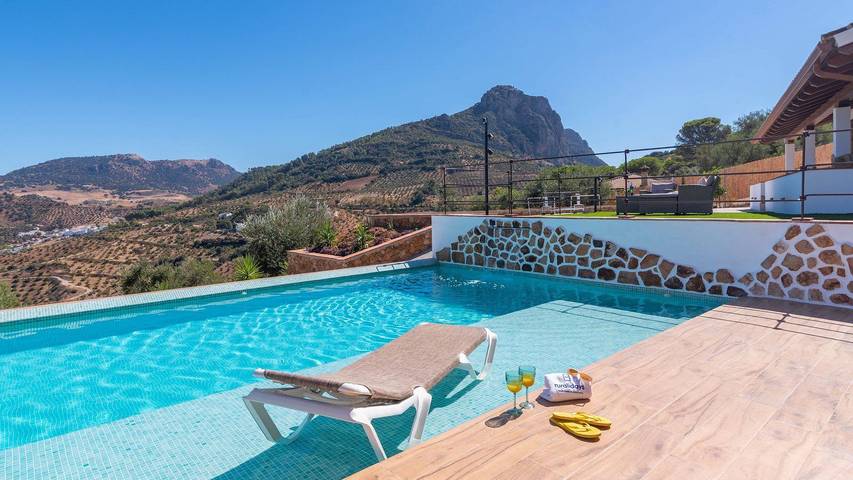 Casa rural para 4 personas, con Balcón/Terraza y Piscina en El Gastor