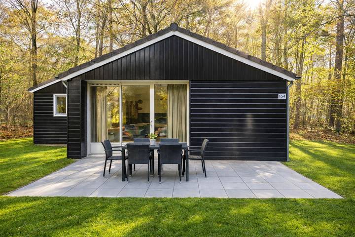 Lodge voor 4 personen, met terras en tuin in Drenthe