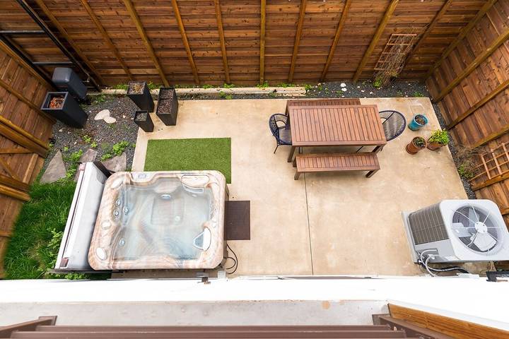 Vacation house for 6 people, with hot tub and balcony in Dallas