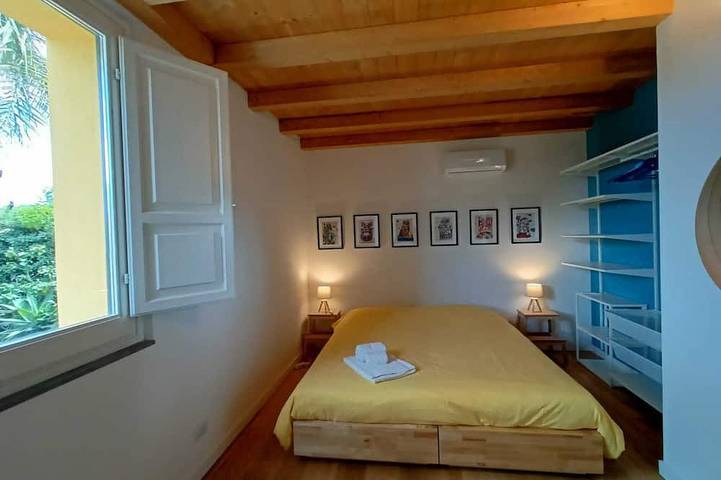 Cozy house with garden surrounded by citrus trees between the sea and Etna. in Giarre, Catania Provinz