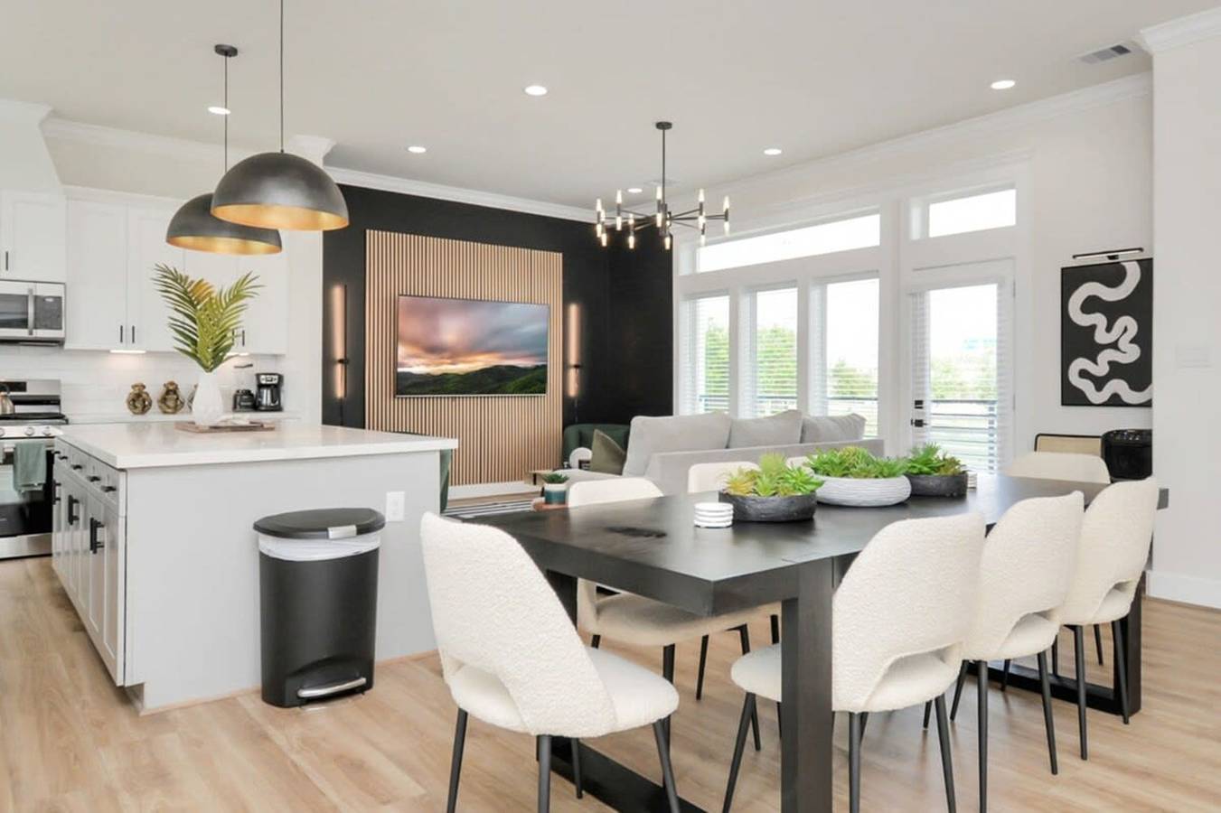 Paradise Palace Best Rooftop in Htx w Hot Tub in Houston, Harris County