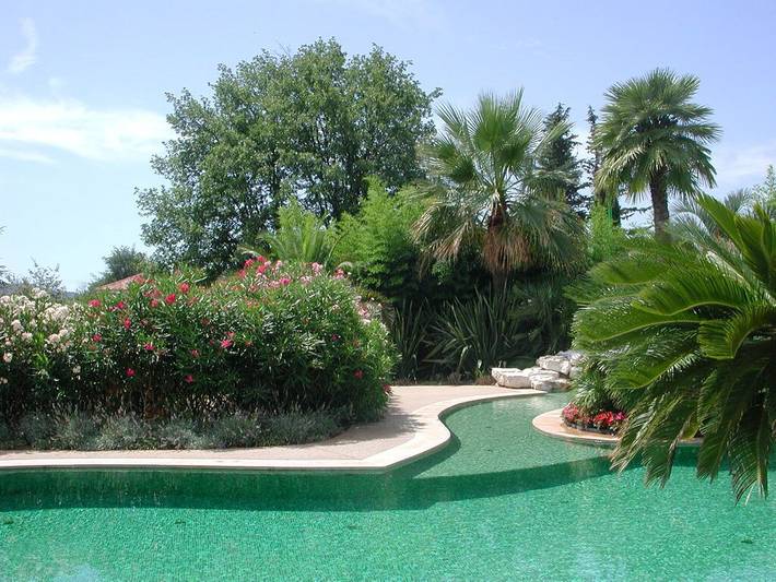 Location de vacances pour 6 personnes, avec jardin et jacuzzi ainsi que piscine et sauna à Carros - 3