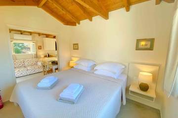 Cottage for 2 Guests in Kalami, Corfu, Picture 2