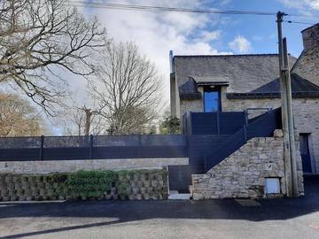 Gîte pour 4 personnes, avec jardin, adapté aux familles à Brech