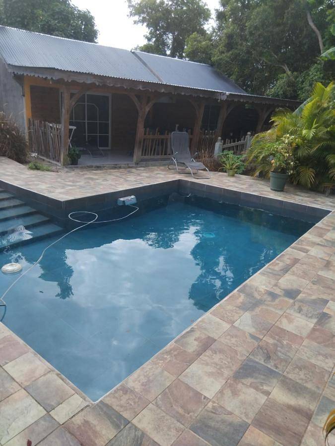 Ferme pour 2 personnes, avec jardin et terrasse, animaux acceptés à Sainte-Anne