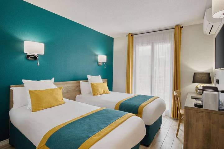 Hôtel pour 2 personnes, avec jardin ainsi que vue et piscine à Prades - 4