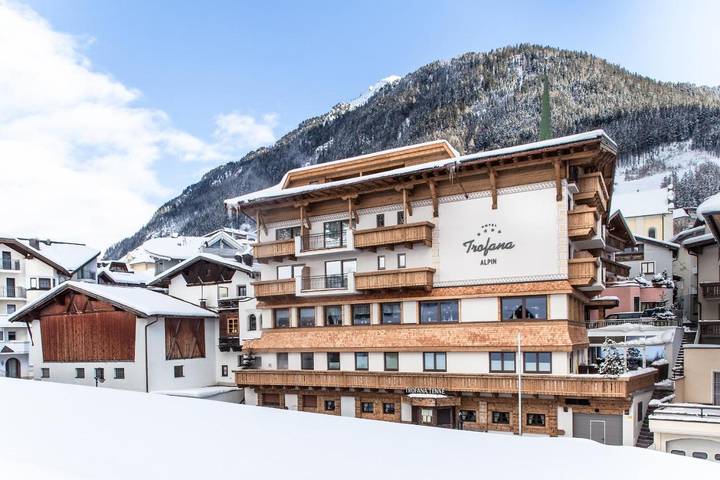 Hotel para 3 personas, con sauna además de vistas y balcón - 1