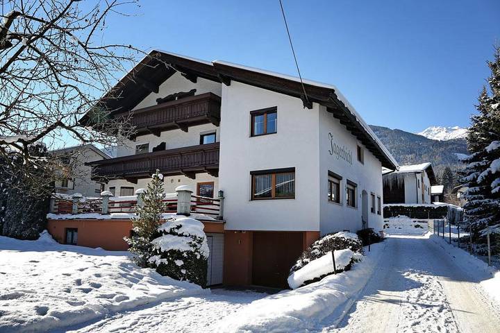 Ferienwohnung für 4 Personen, mit Balkon und Terrasse sowie Garten in Ried im Zillertal