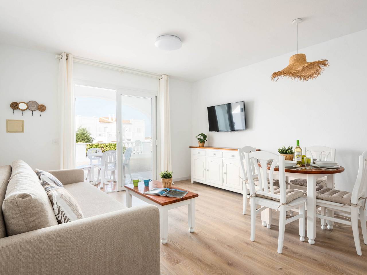 Appartement entier, Appartement cosy avec terrasse proche plage in Arenal d'en Castell, Es Mercadal