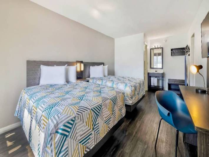 Apartamento entero, 2 camas tamaño queen | Suite, baño privado, cocina in Illinois