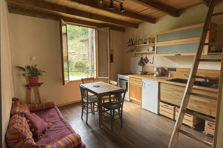 Location de vacances pour 3 personnes, avec jardin et balcon dans le Jura