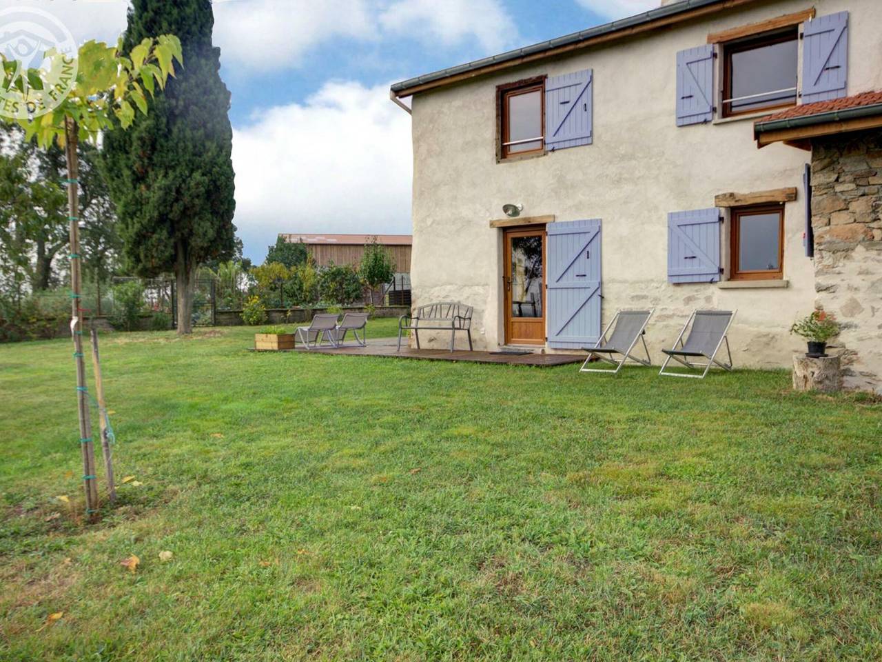 Gîte Authentique avec Internet Très Haut Débit à Amions-Vézelin in Dancé, Région de Roanne