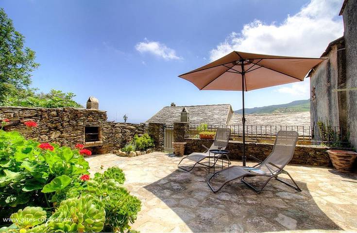 Gîte pour 4 personnes, avec Terrasse ainsi que Jardin et Vue à Pietracorbara