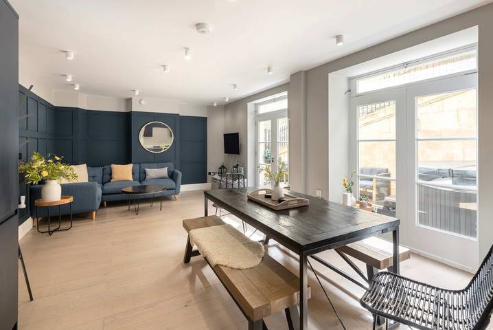 Gîte pour 7 personnes, avec jacuzzi et jardin à Bath - 4