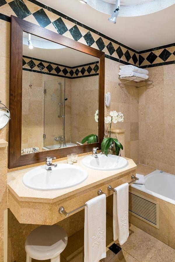 Casa rural con piscina para 2 personas, con jardín además de terraza y piscina en La Vera - 4