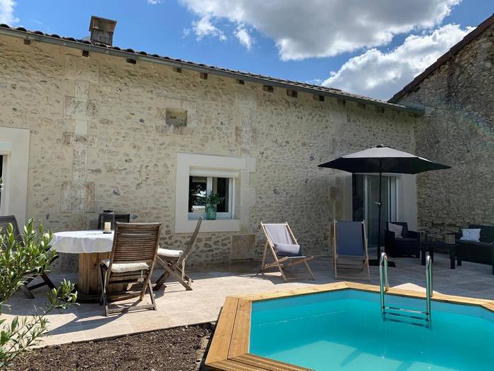 Location de vacances pour 6 personnes, avec jardin ainsi que vue et piscine, adapté aux familles à Trélissac - 2