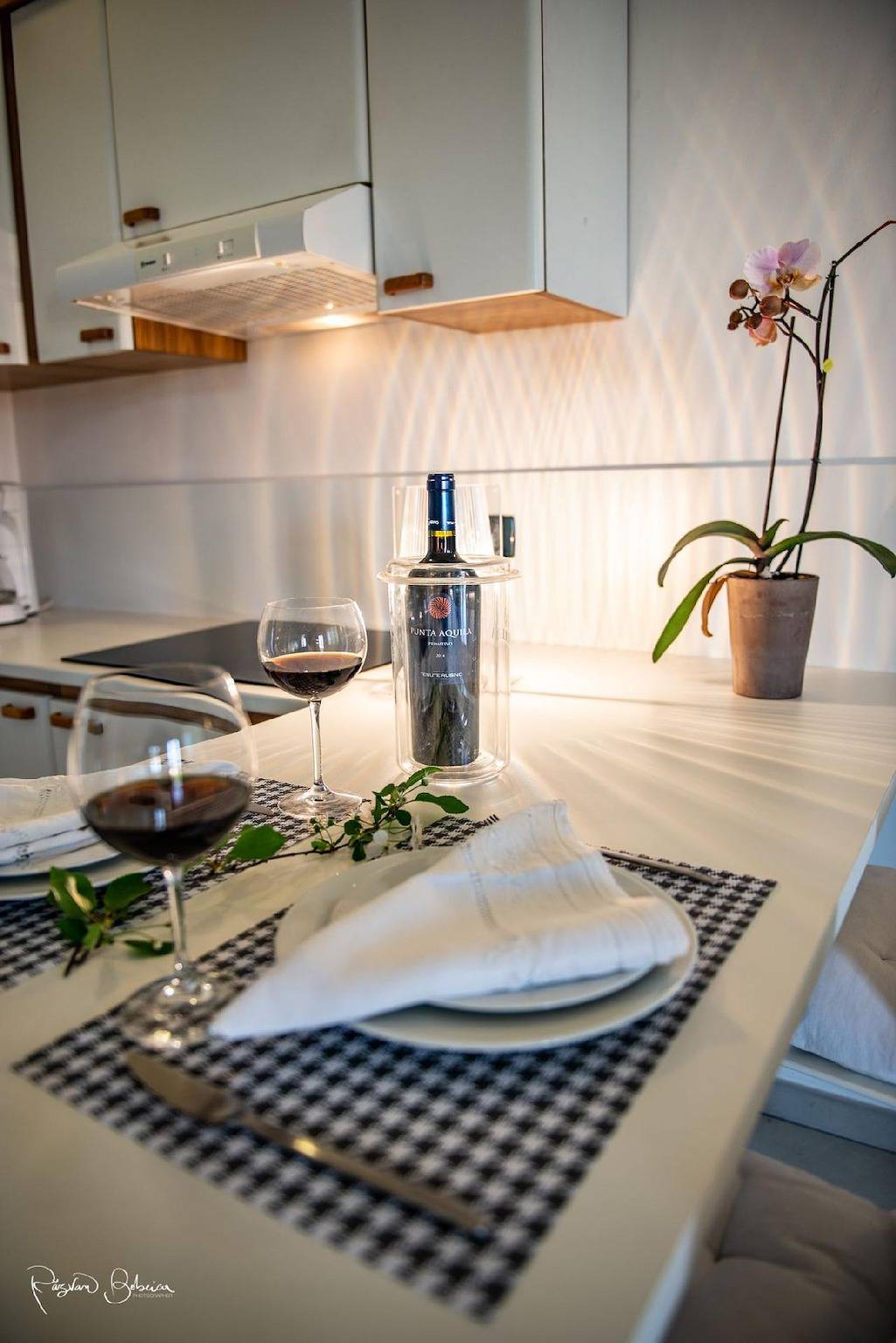 Geheel vakantieappartement, Studio voor 2 personen  + 1 kind ca. 35 qm in Pieve Vecchia, Gardameer (westoever van het Gardameer) in Manerba del Garda, Garda Bergen