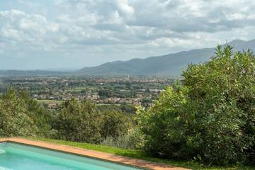 Vacation Rental for 6 Guests in Lucca, Lucca Province, Picture 2