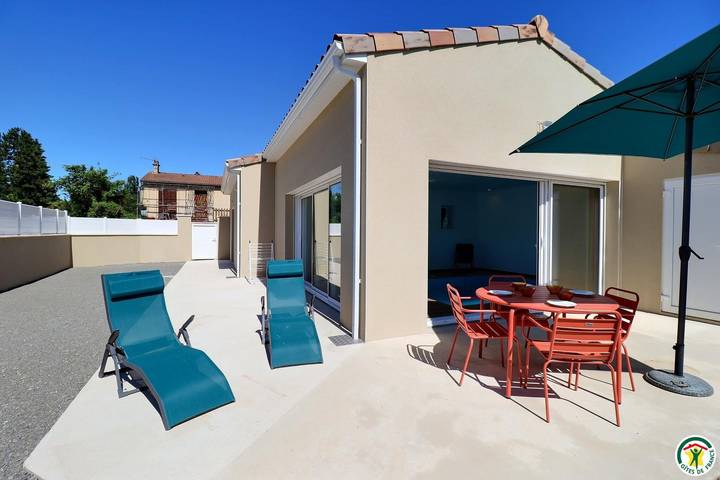 Gîte for 4 people, with pool and terrace, with pets - 1