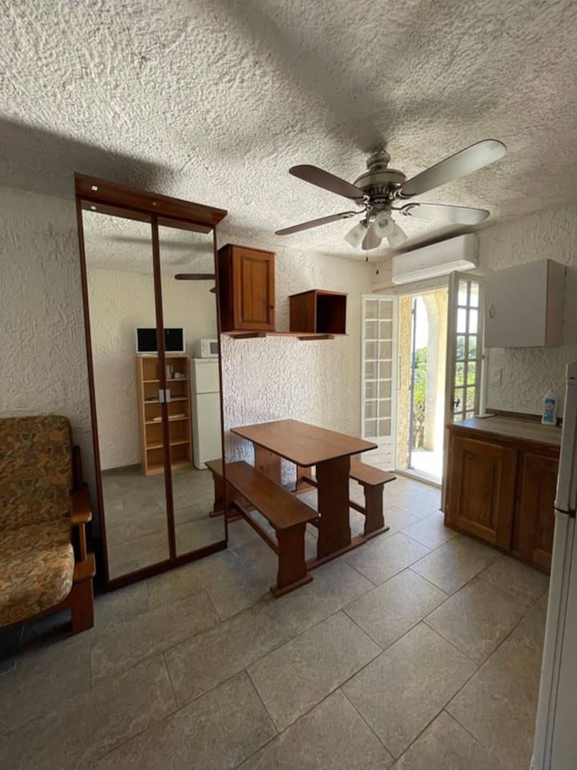 Studio entier, Charmant studio à Linguizzetta 23 m² avec terrasse privée in Marine de Bravone, Linguizzetta