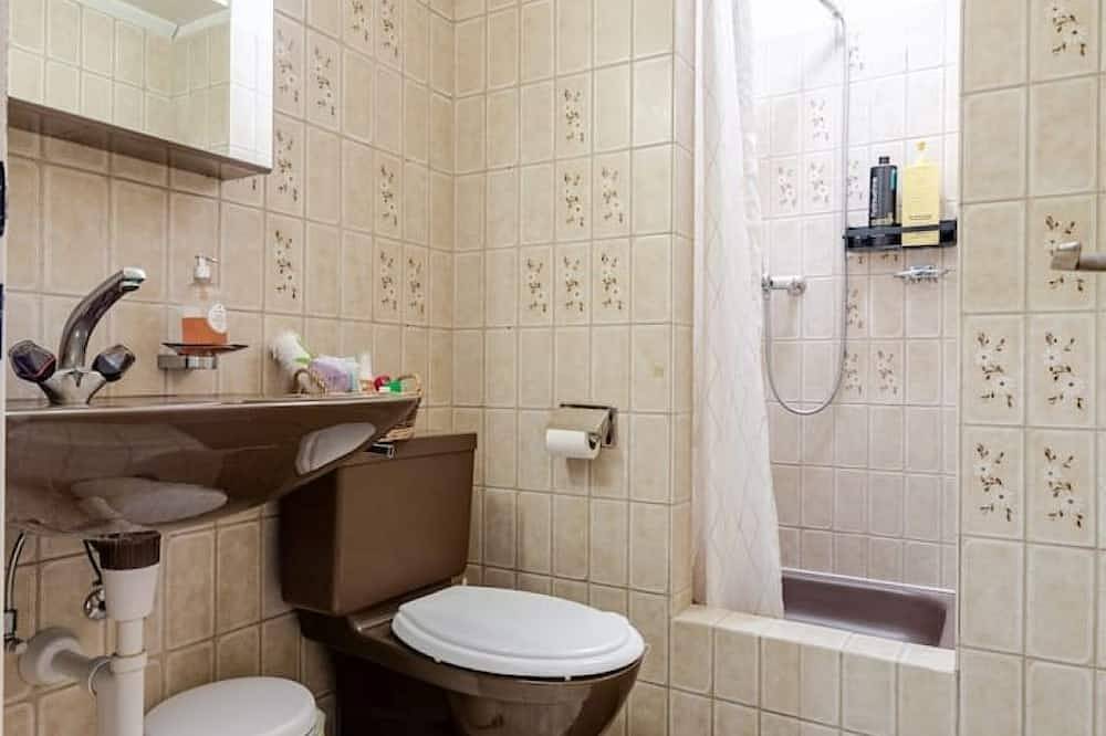 Entire apartment, Apartment in the vibrant Zürich Oldtown in Zurich, Zurich district