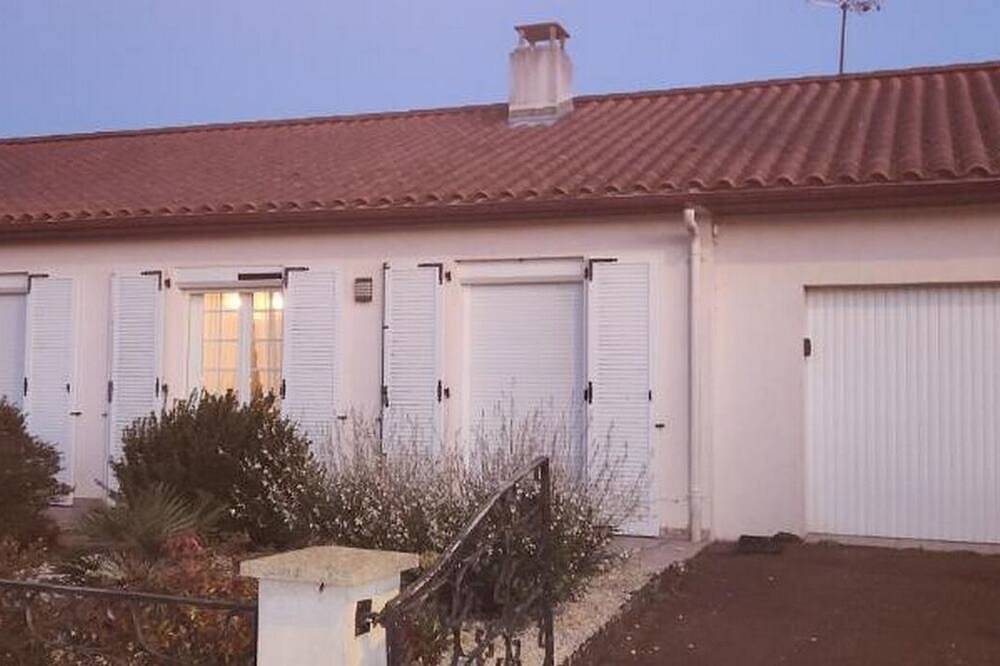 Pleasant 2-bedroom house with Ac  and garden in charming La Genétouze in La Génétouze (Vendée), La Roche-sur-Yon region