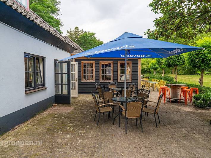 Ferienhaus für 12 Personen, mit Balkon/Terrasse und Whirlpool sowie Terrasse