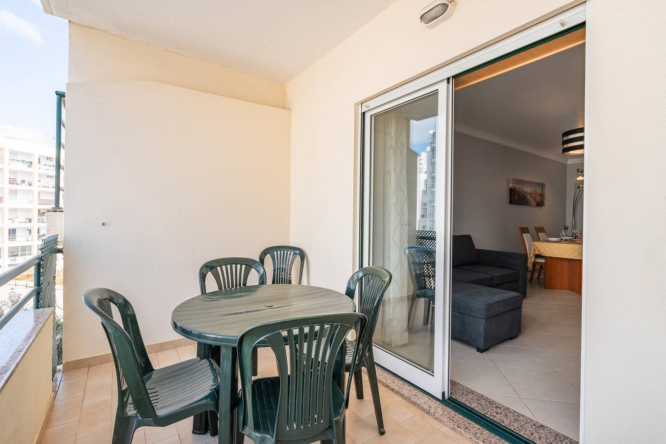 Entire apartment, Apartment 'My Dream' with Balcony, Wi-Fi and Air Conditioning in Armação de Pêra (costa), Faro District